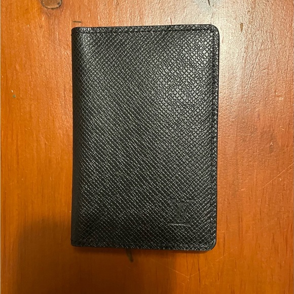 New in Box Louis Vuitton Card Holder - Picture 2 of 3